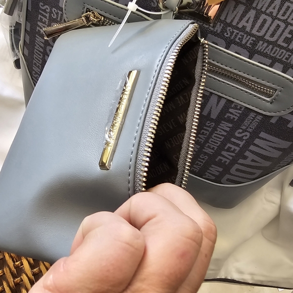 Steve Madden Backback Style Bag or Purse *RARE* Includes Extra Pouch **NWT** - Picture 5 of 10